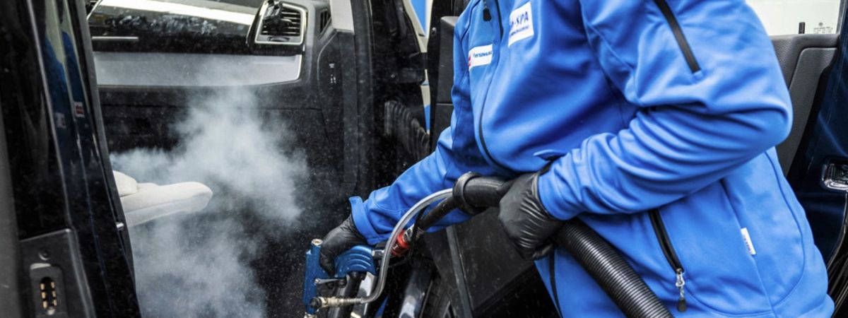 Premium Autoreinigung mit Trockeneis im Auto-SPA von AVIA Schweiz