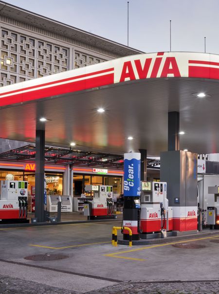Avia-Tankstelle im Gellertquartier in Basel mit Shop